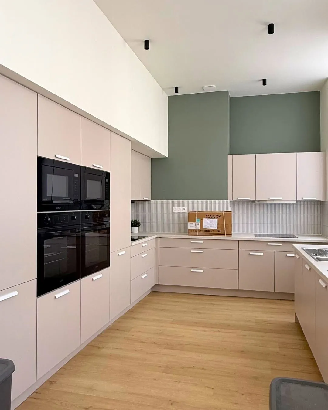 Fitted kitchen with bespoke finishes